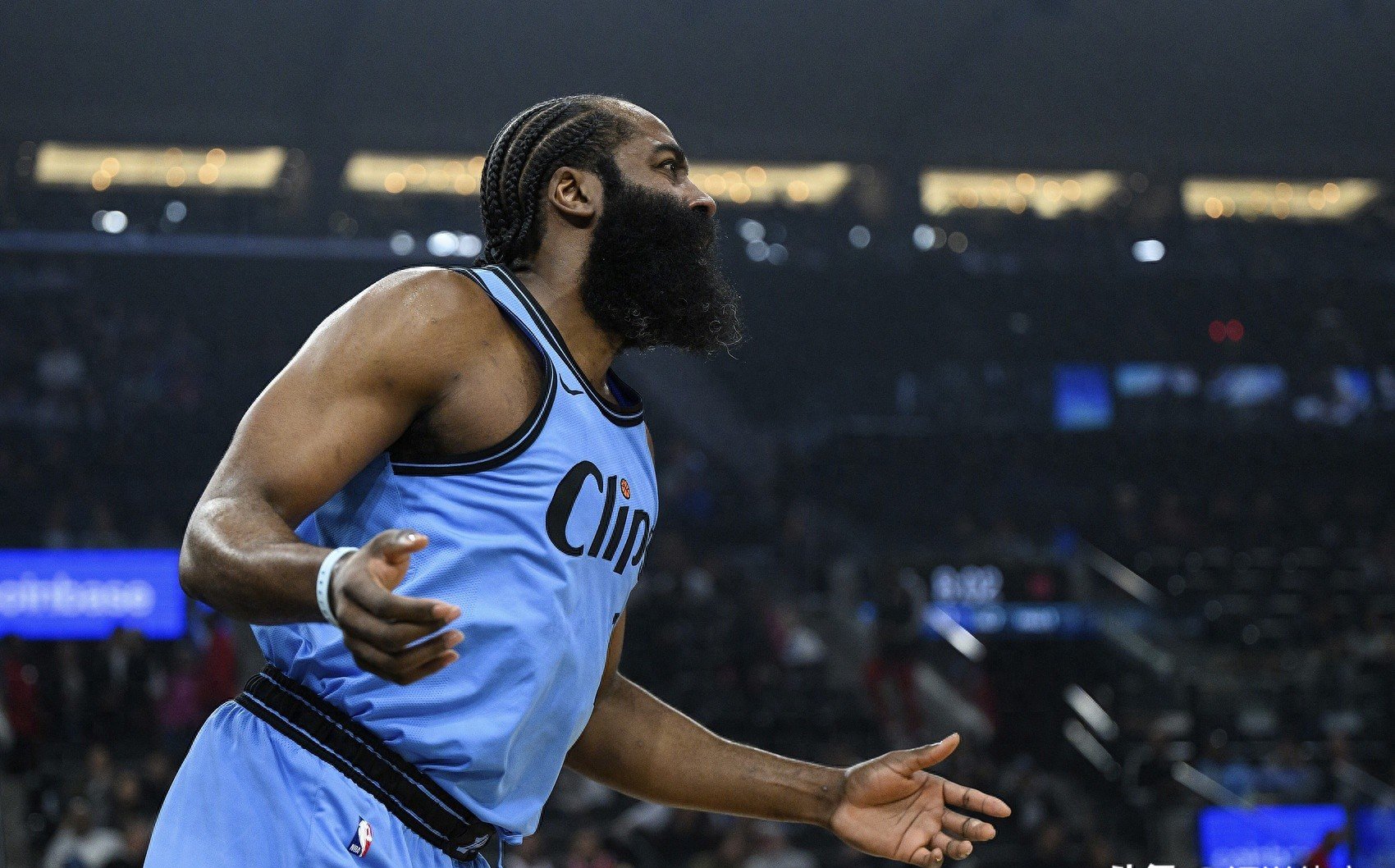 开云欢迎页面包含窗口期NBA常规赛焦点战，迈阿密热火强势反弹，管理层满意，资深球员宣示担当的词条