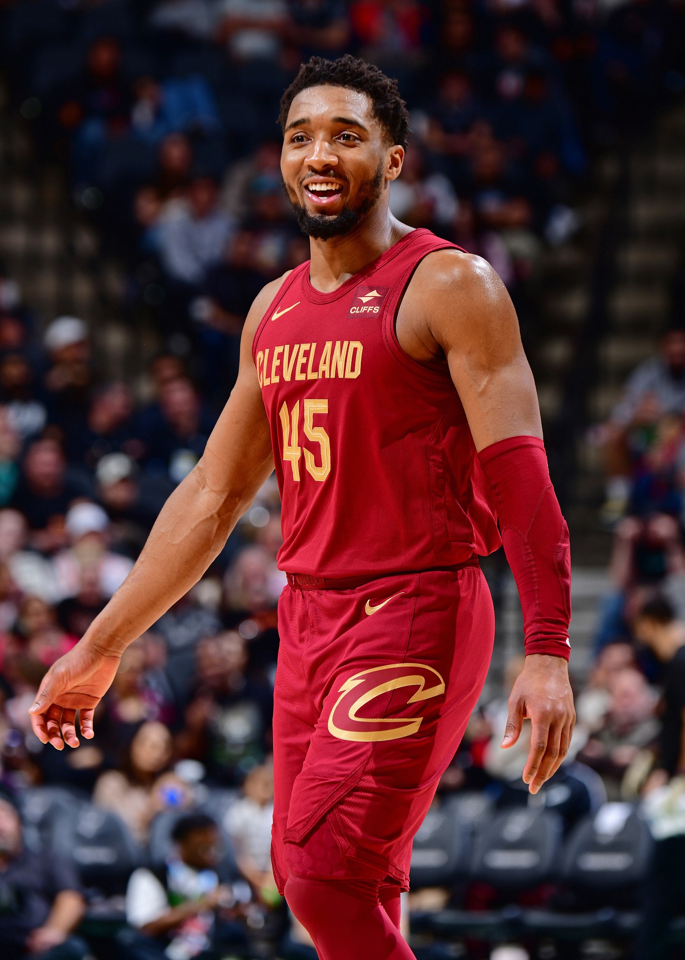 开云品牌站点圣安东尼奥马刺训练开放日，清晨外线爆发引欢呼，荷甲在即，年轻球员得到机会的简单介绍